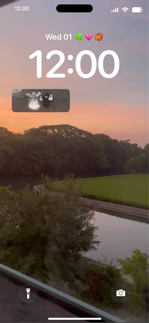 로블록스를 플레이합니다Lockscreen[KG9peKOF5tUKrOqo5ZVc]
