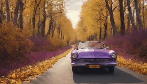 一辆老式紫色敞篷车行驶在黄色秋季森林的空旷道路上。