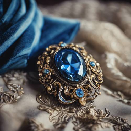 Старинная брошь, украшенная драгоценными камнями, обтянутая синим бархатом.