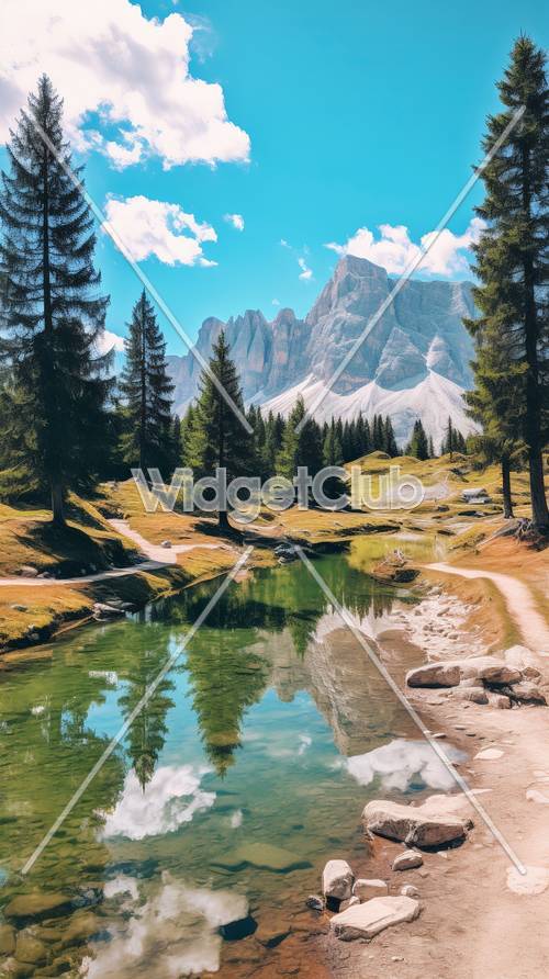 松の木と岩山に囲まれた山の湖
