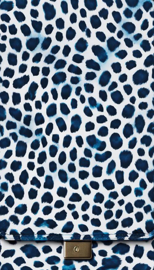 Estampado de leopardo azul de moda en un bolso de mano