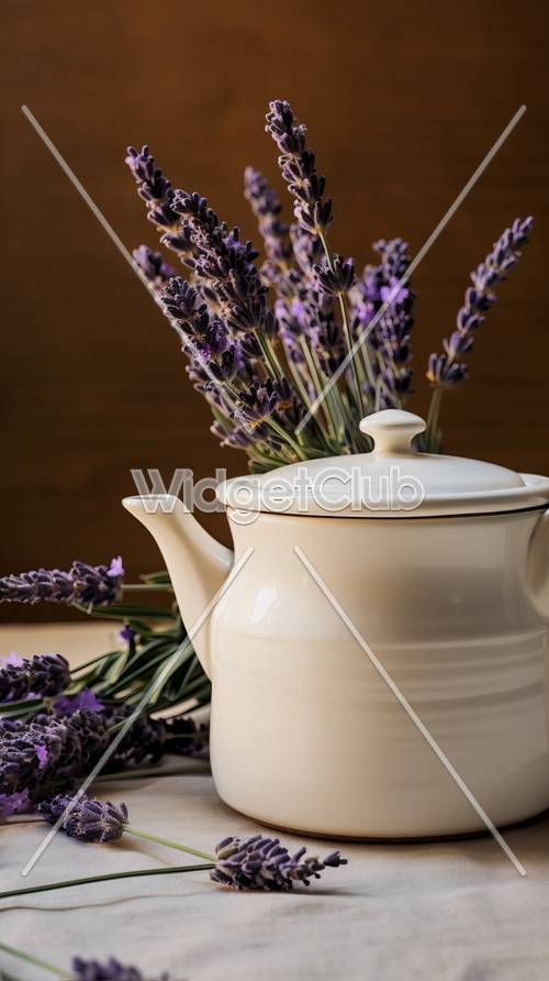 Cảnh thư giãn hoa oải hương và ấm trà