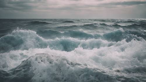 Em um dia nublado no mar, citações estéticas surgindo do padrão das ondas. Papel de parede [75435c92a1774c999121]