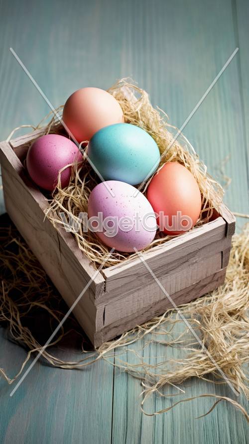 Красочные пасхальные яйца в деревянной коробке