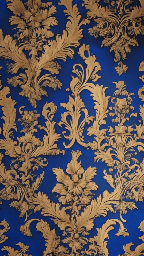 Wallpaper damask biru royal di ruang tamu mewah.