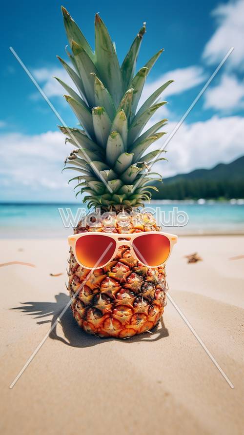 Ananas da spiaggia tropicale con occhiali da sole