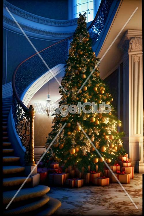 Elegante árbol de Navidad y gran escalera