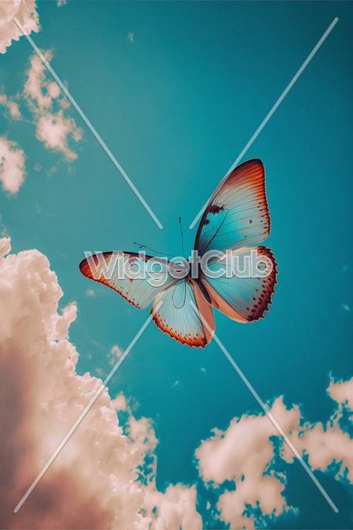 Яркая бабочка в небе