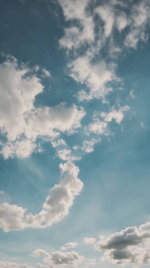 Uma única nuvem tênue em um céu claro de verão, a nuvem se transformando em uma citação de estudo.