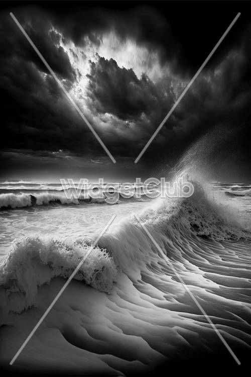 Fırtınalı Gökyüzü Altında Dramatik Okyanus Dalgaları