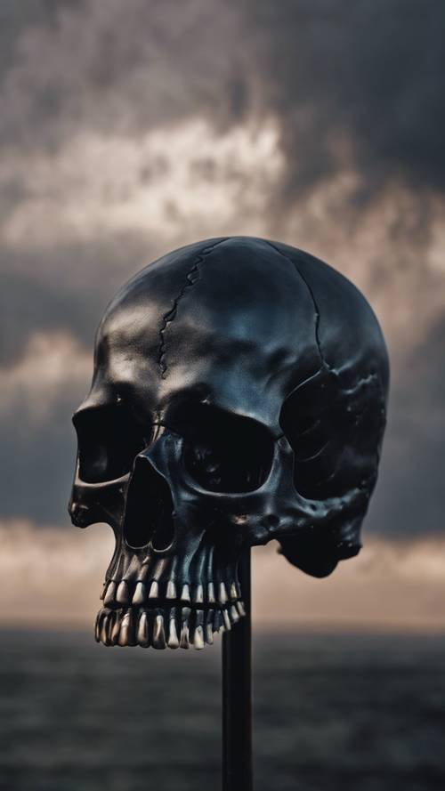 Un crâne noir mat à l’aura mystérieuse, placé sur fond de ciel orageux.