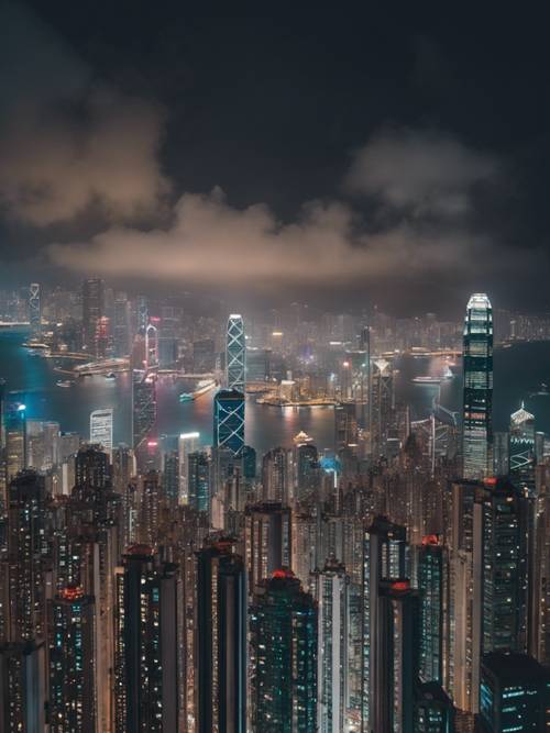 O denso horizonte de Hong Kong, iluminado por inúmeras luzes e fervilhando com a energia da cidade que nunca dorme.