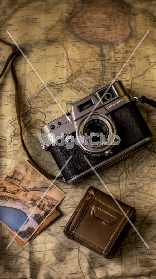 Vintage Kamera ve Seyahat Haritası Tasarımı