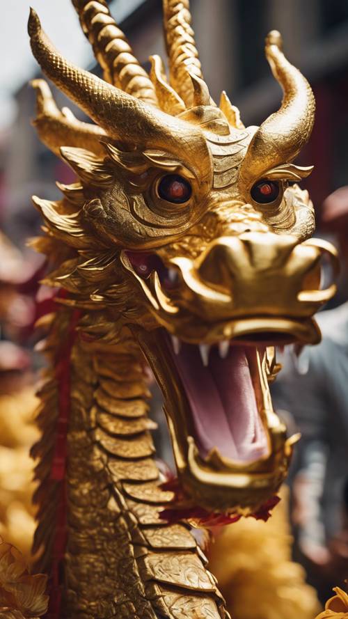 A golden dragon parading in the streets during Chinese New Year. Валлпапер [91c4a06587d7447a81b2]