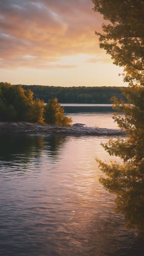 Ilustrasi realistis Grand Traverse Bay di Michigan saat matahari terbenam yang tenang.