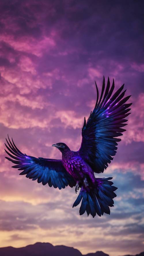 Seekor burung phoenix bayangan, dalam warna ungu tua dan biru, membubung tanpa suara melintasi langit yang gelap.