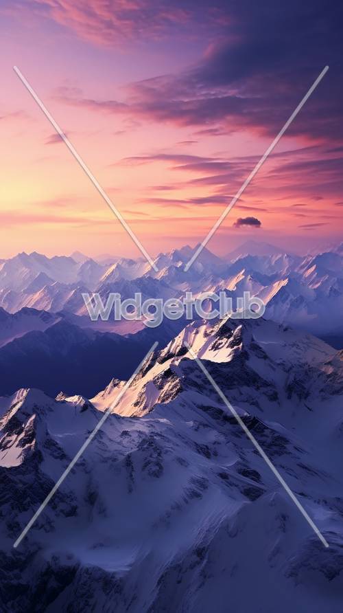Majestatyczne szczyty górskie o wschodzie słońca