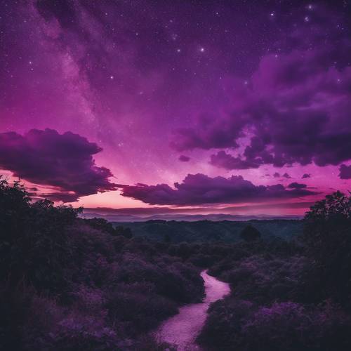 Un ciel nocturne violet à couper le souffle capturé quelques instants après le coucher du soleil.