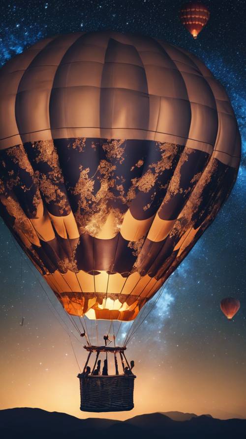 熱氣球高高地漂浮在繁星點點的夜空中，照亮了底下的土地。