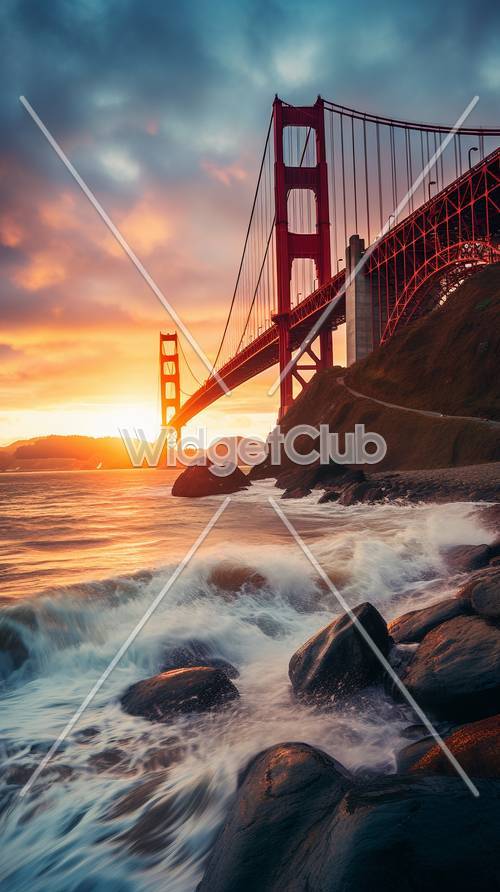 Most Golden Gate w malowniczym widoku na zachód słońca