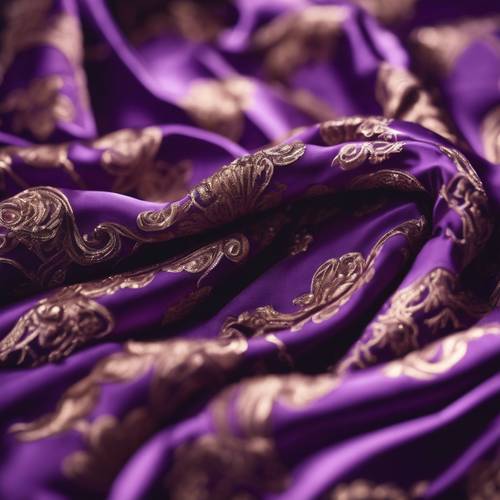 Bogaty wzór jedwabiu w kolorze królewskiej purpury odzwierciedlający królewskość majestatycznej szaty króla.