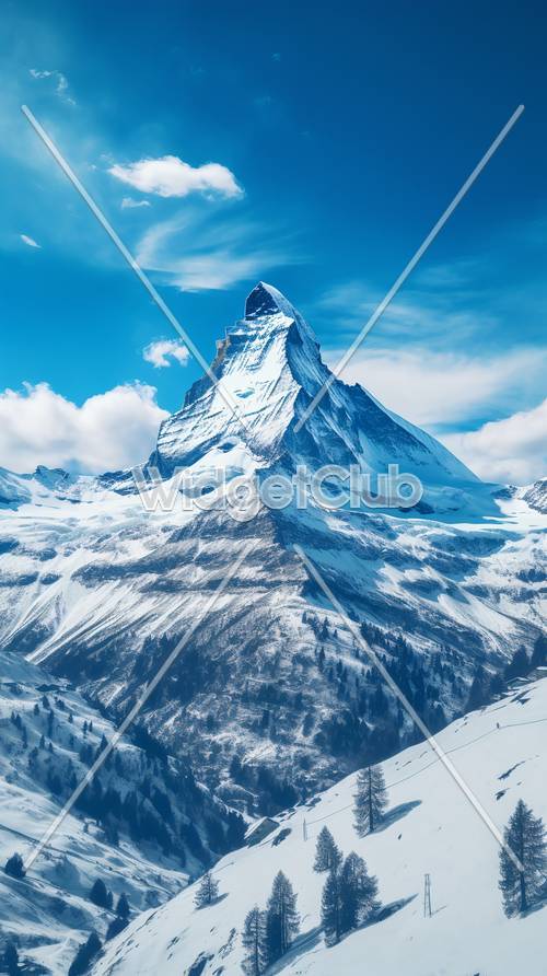 Majestatyczny Śnieżny Szczyt Górski