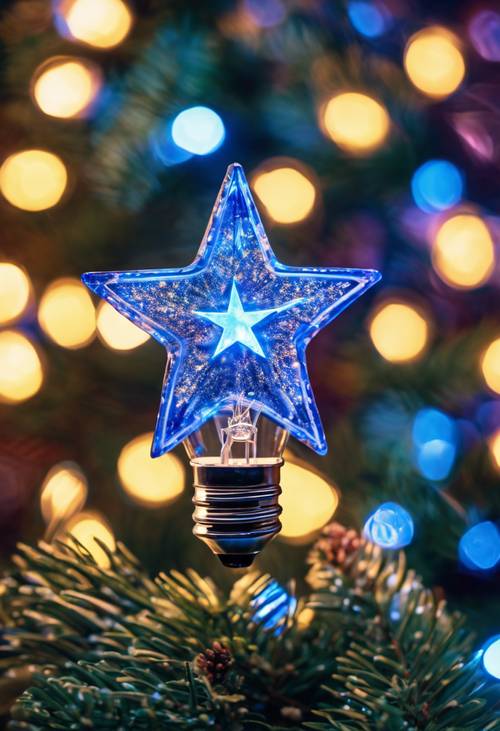 Bola lampu biru berbentuk bintang berkedip riang di ujung pohon Natal berwarna-warni.