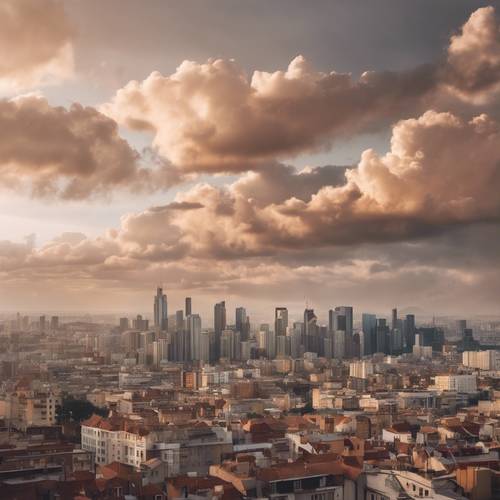 Awan krem ​​halus di atas pemandangan kota yang ramai saat fajar.