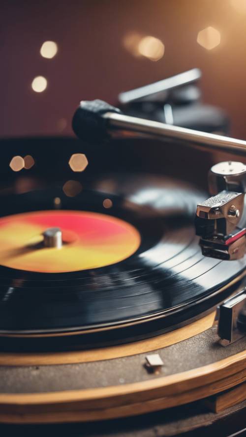 A close-up view of an old-fashioned turntable with a vinyl record playing lively disco music. Tapet [cd49edbfbb8b4d3d9606]