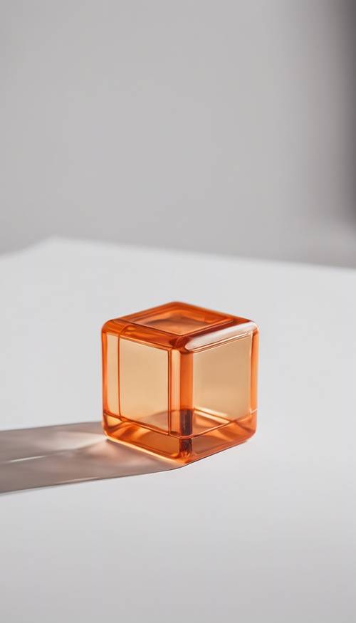 Un cubo arancione solitario, perfettamente simmetrico su uno sfondo bianco uniforme.