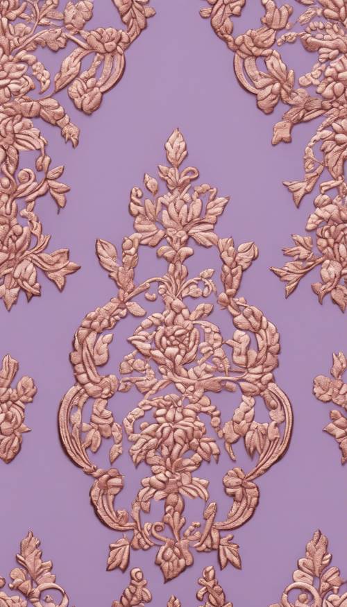 Un motif complexe de damassé en or rose, tissé sur une toile lavande.