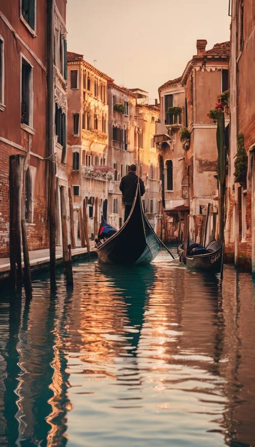 Romantische Gondelfahrt bei Sonnenuntergang auf den ruhigen Wasserstraßen Venedigs. Hintergrund [6bdd2477e0144880a381]