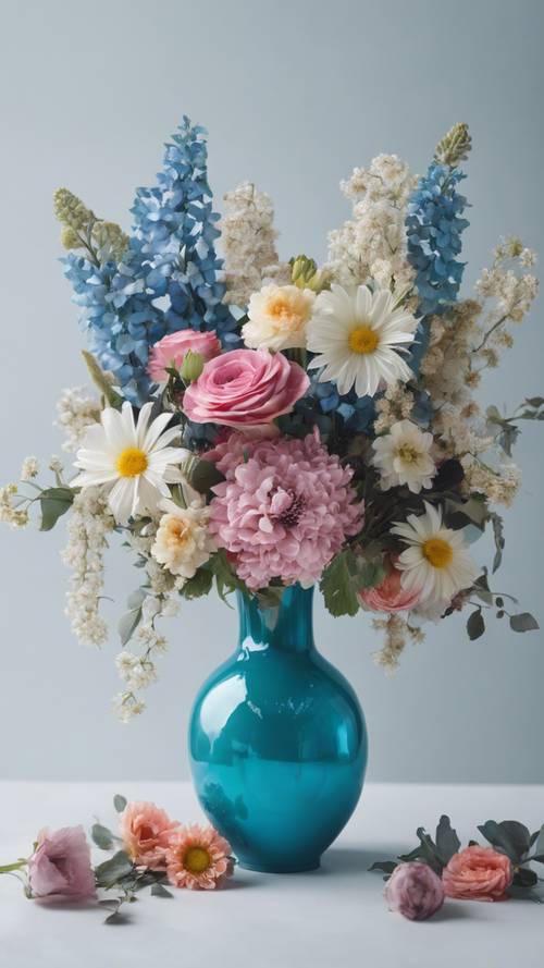 白色背景下，天蓝色花瓶中插着一束令人眼花缭乱的混合花束。