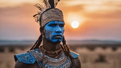 Un guerrero tribal con un patrón de cara azul geométrico y adornado frente a una vívida puesta de sol de sabana.