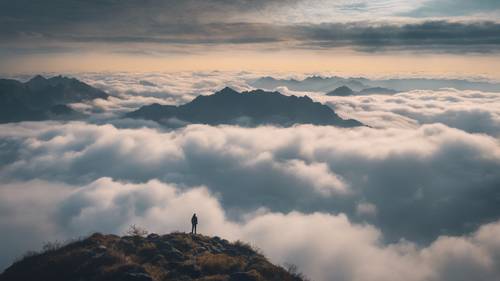 Lautan awan dari puncak gunung, keindahan pemandangan yang halus menggemakan frasa &#39;Tujuan hidup adalah hidup yang bertujuan.&#39;.