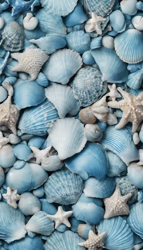 مجموعة لا حصر لها من الأصداف البحرية ذات اللون الأزرق الفاتح مرتبة بشكل متناغم في نمط معقد وسلس.