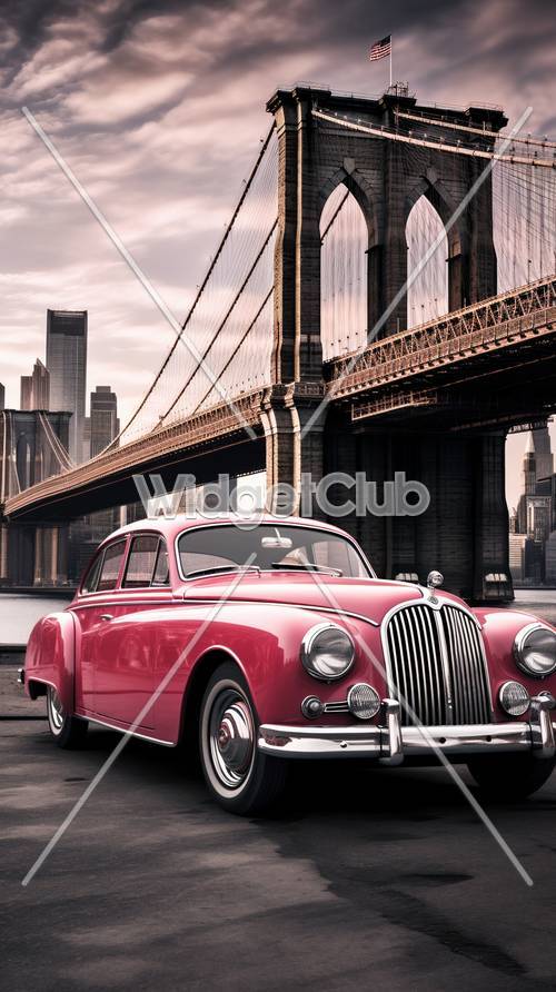 Klassisches rotes Auto unter der Brooklyn Bridge