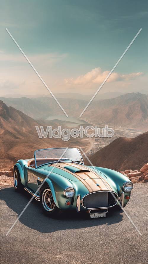Klassisches blaues Auto und malerische Aussicht auf die Berge