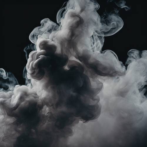 A beleza etérea da fumaça cinzenta dançando contra um fundo preto da meia-noite.