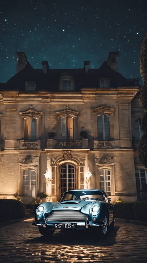 سيارة أستون مارتن DB5 تحت سماء الليل، متوقفة أمام قصر فرنسي فاخر.