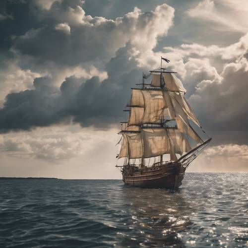 Um antigo navio de madeira navegando em águas calmas sob um céu repleto de imponentes formações de nuvens.