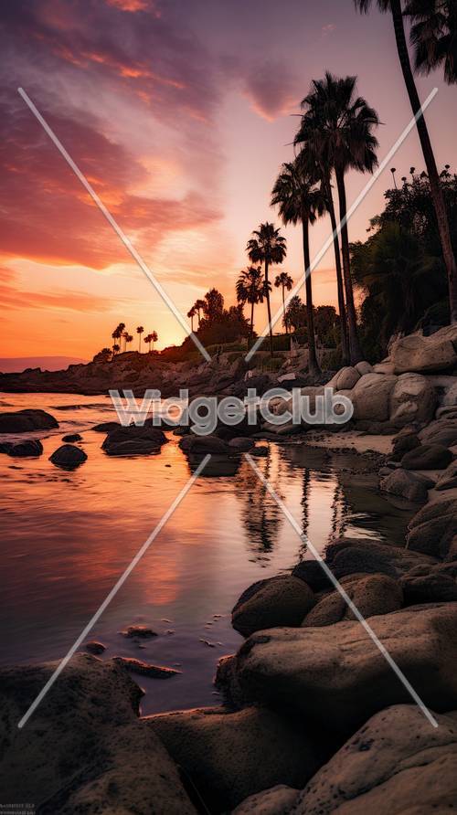 Sunset Beach con palmeras y rocas