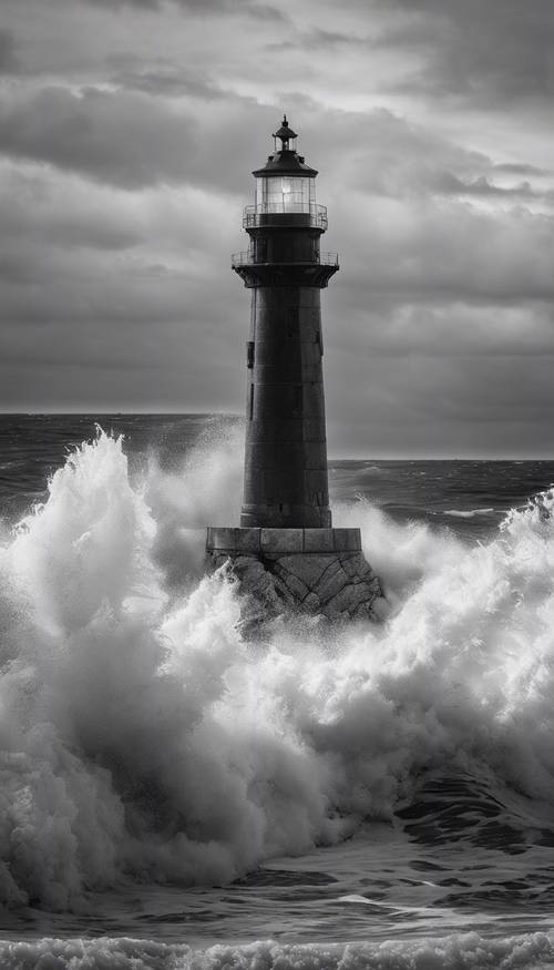 Une image d&#39;un phare solitaire se dressant au milieu des vagues déferlantes, présentée en noir et blanc.