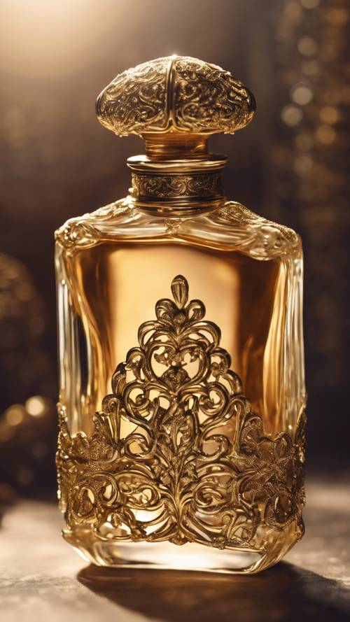 Un frasco de perfume antiguo con un delicado artículo cosmético de lujo de filigrana dorada.