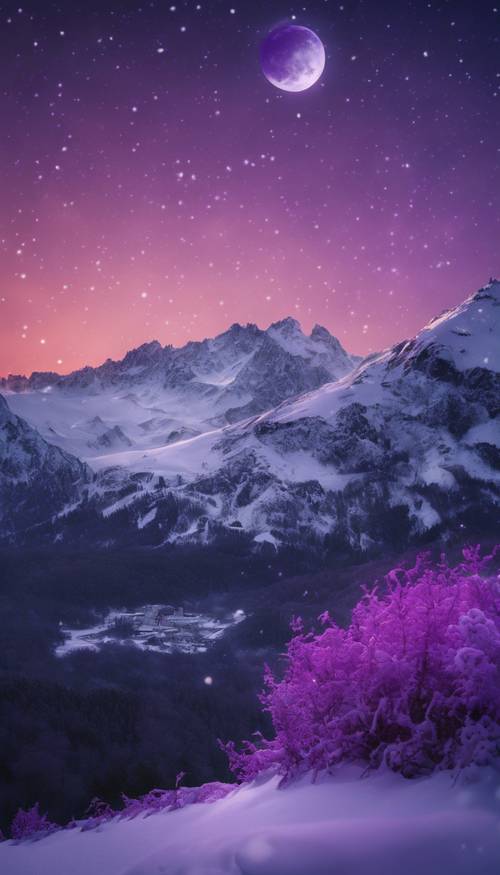 Ein wildes violettes Feuer auf einem schneebedeckten Berg im hellen Mondlicht.