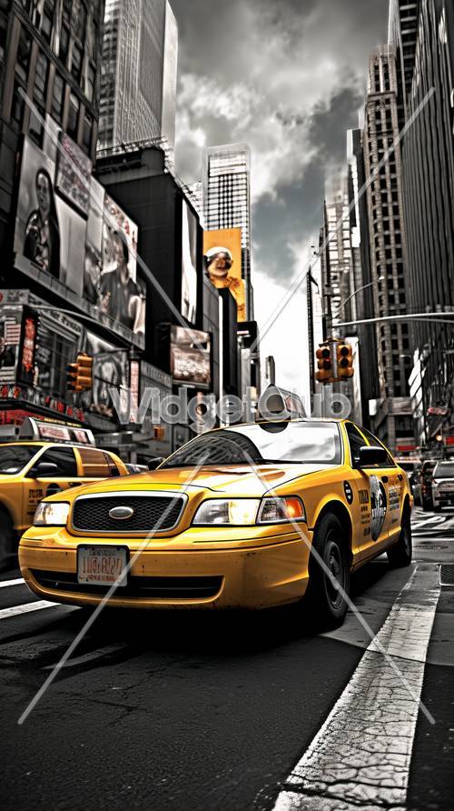 מונית צהובה בוהקת בסצנת עיר סואנת