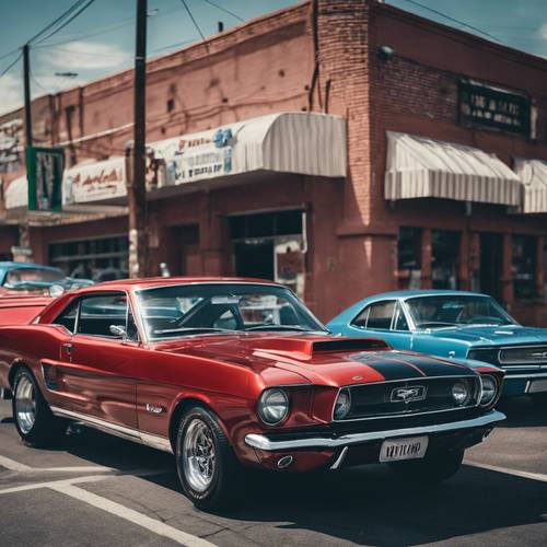 兩輛 1960 年代的肌肉車，一輛藍色的福特野馬和一輛紅色的道奇 Charger，參加了一場激烈的街頭比賽。
