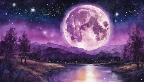 Яркая полная луна на усеянном звездами фиолетовом вечернем небе, написанная акварелью.