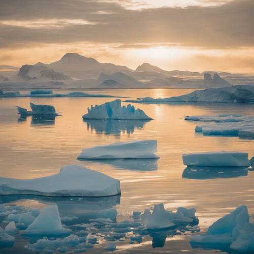 Die Mitternachtssonne ragt über den arktischen Eisbergen empor.