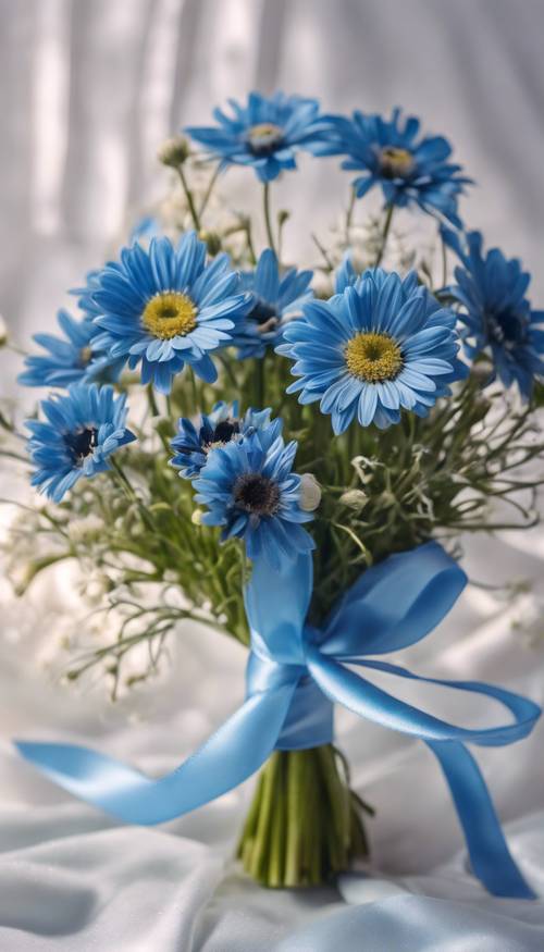 ช่อดอกไม้ดอกเดซี่สีน้ำเงิน ผูกด้วยริบบิ้นผ้าซาติน